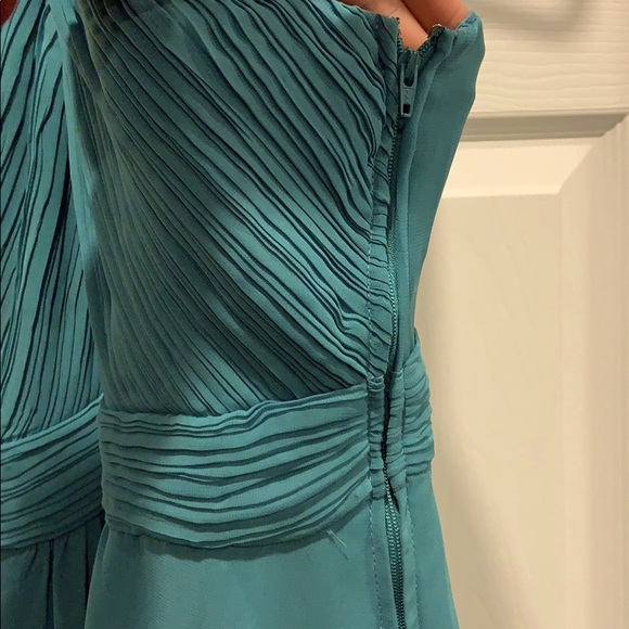 Formal dress - Picture 2 of 7